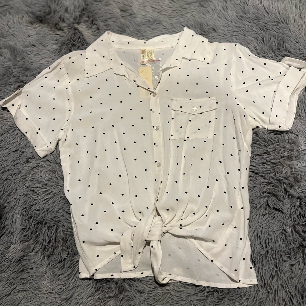 Cropped B& W polka dot blouse/shirt